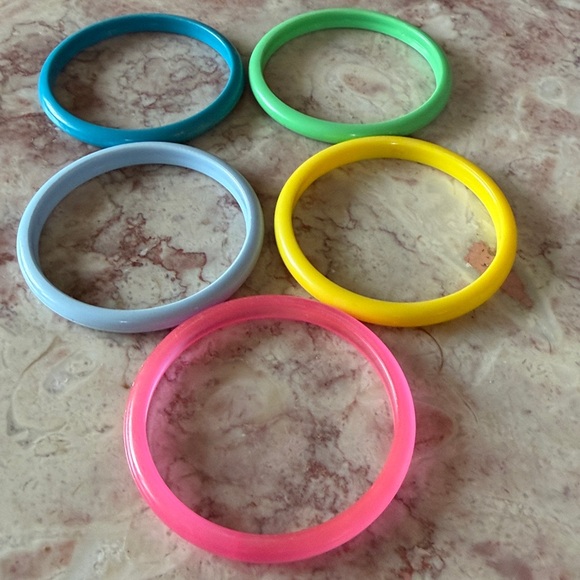 EUC~Set Of 9 Woman’s Vintage Acrylic Colorful Bangle Bracelet Set - Picture 7 of 16